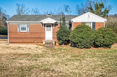 1222 W 9th St, Russellville, KY 42276