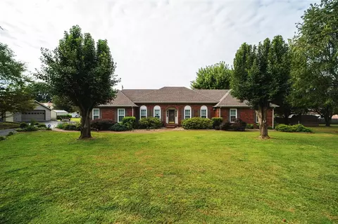 3331 Hunting Creek Ct, Bowling Green, KY 42104