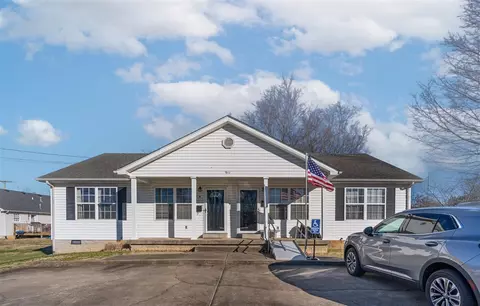 911 Avery Ct, Bowling Green, KY 42104