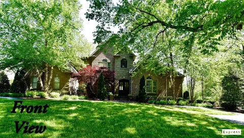 719 Laurelwood Cir, Bowling Green, KY 42103