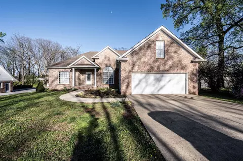 2124 Mccubbin Dr, Bowling Green, KY 42104