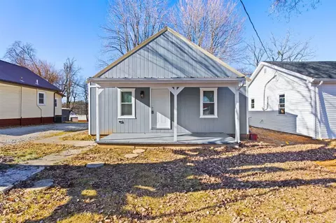 201 N 10th St, Cave City, KY 42127