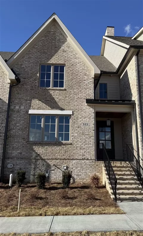 523 Park West Ln, Bowling Green, KY 42103