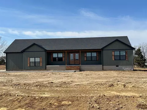 124 Fairfield Dr, Russellville, KY 42276