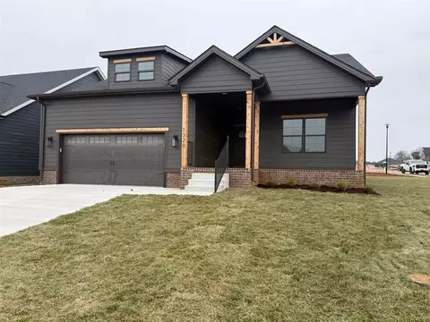 1320 Helmsdale Ln, Bowling Green, KY 42101