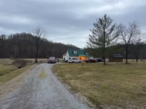 2971 Little Renox Creek Rd, Burkesville, KY 42717