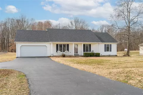 7253 Bowling Green Rd, Scottsville, KY 42164