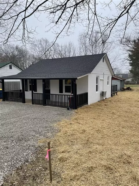 131 E Smith Ave, Adairville, KY 42202