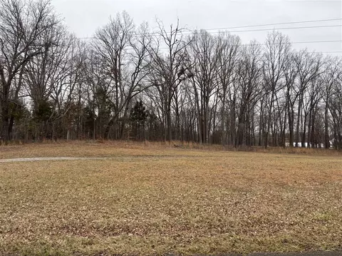 5306 Bowling Green Rd, Scottsville, KY 42164