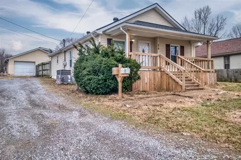 416 College St, Greenville, KY 42345