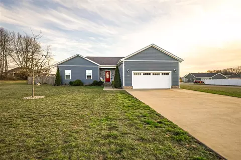 900 E Hampton Ct, Franklin, KY 42134