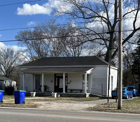 584 E 4th St, Russellville, KY 42276