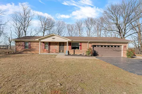 7960 Cemetery Rd, Bowling Green, KY 42103