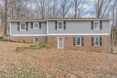 352 W Windsor Cir, Bowling Green, KY 42101