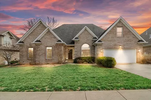 2746 Laurelstone Ln, Bowling Green, KY 42104