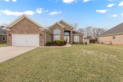 488 Montrose Ct, Bowling Green, KY 42104