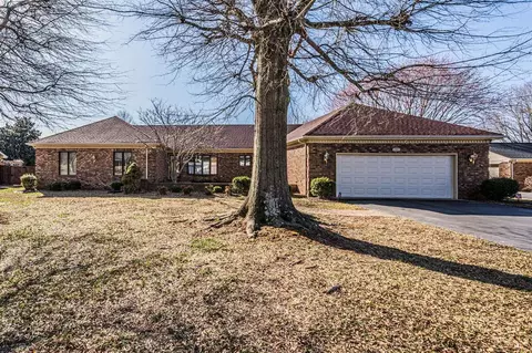 2721 Thompson Dr, Bowling Green, KY 42104
