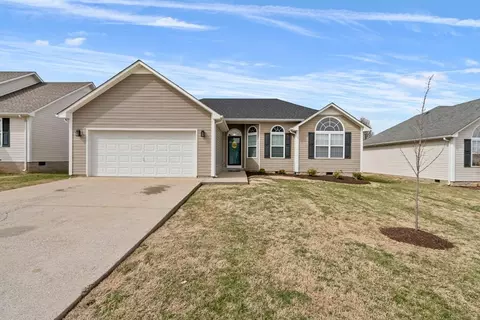 414 Cedar Hollow Dr, Bowling Green, KY 42101