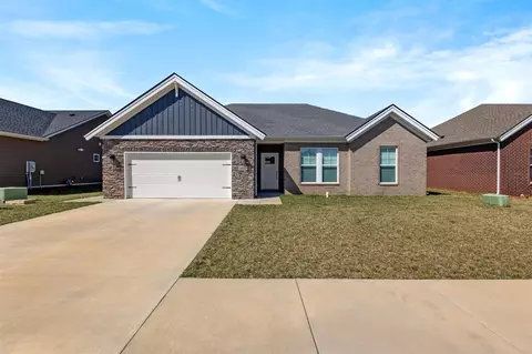 2827 Brahman Cir, Bowling Green, KY 42104