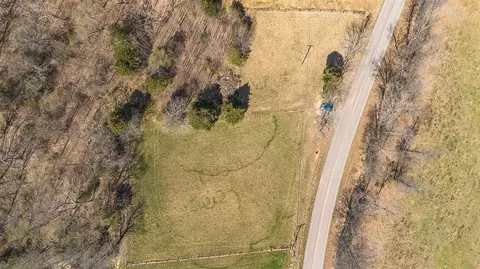 9351 Bowling Green Rd, Scottsville, KY 42164
