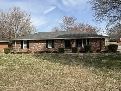 1588 Stafford Way, Bowling Green, KY 42103