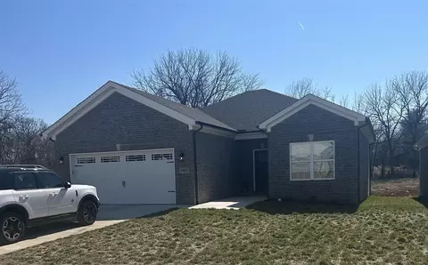 1185 Shallowford St, Bowling Green, KY 42101