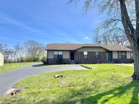 1932 Sandra St, Bowling Green, KY 42101