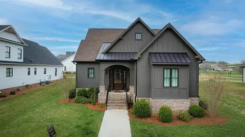 916 W Drakes Ridge Ln, Bowling Green, KY 42103