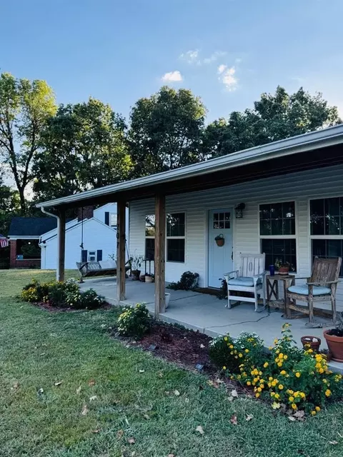 1207 W Reservoir Ave, Central City, KY 42330