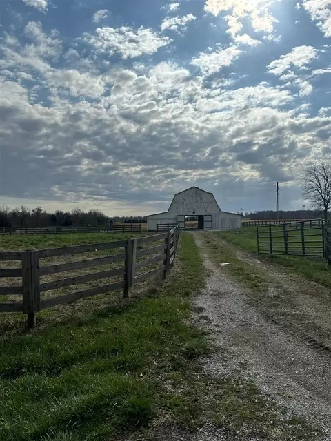 1100 Hardin Springs Rd, Big Clifty, KY 42712