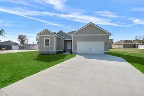621 Pleasant Meadow Ln, Bowling Green, KY 42101