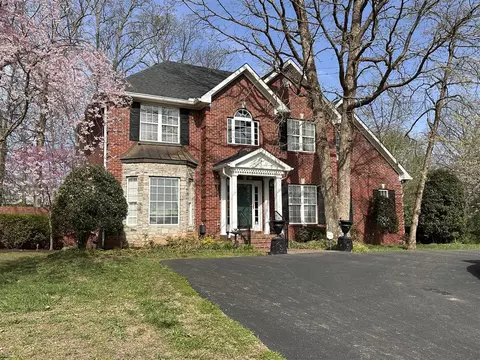 3384 Red Oak Ct, Bowling Green, KY 42101