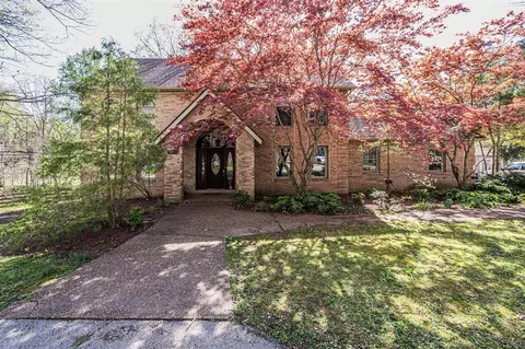 647 New Cut Rd, Bowling Green, KY 42103