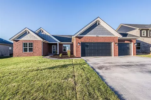 9941 Creamery Ln, Bowling Green, KY 42101