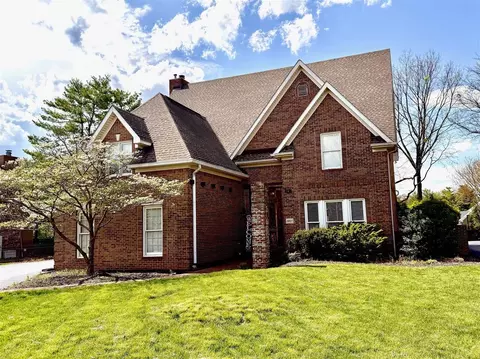 1027 Fairway St, Bowling Green, KY 42103