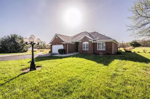 60 Rolling Field Ct, Scottsville, KY 42164