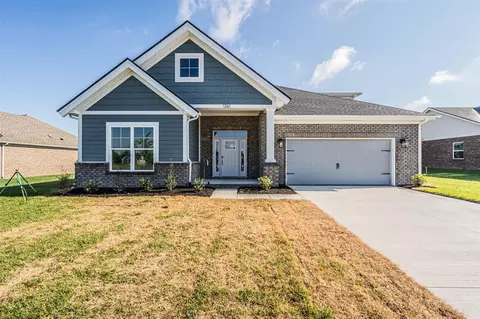 1261 Saddlebred Ln, Bowling Green, KY 42104