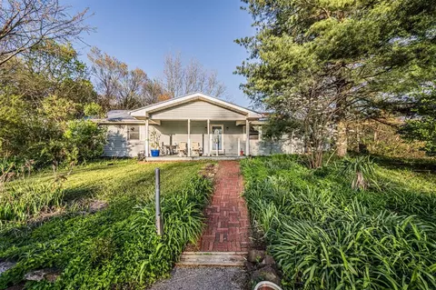 1920 N Toohey Ridge Rd, Cave City, KY 42127