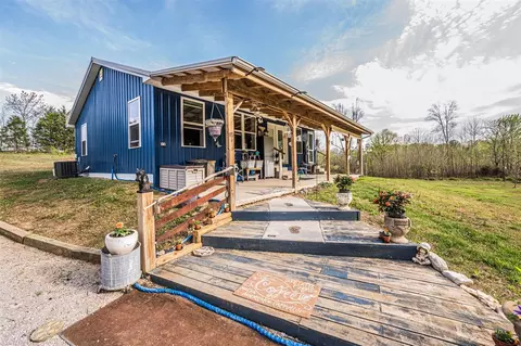 201 M Johnson Rd, Smiths Grove, KY 42171