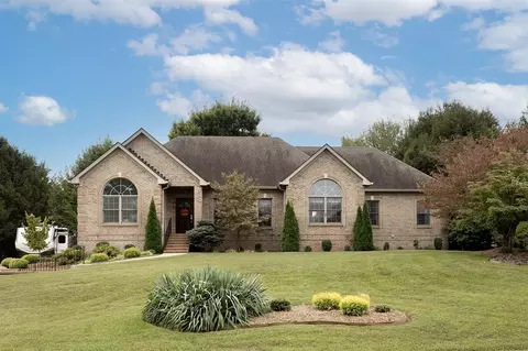 153 Farmer Ln, Bowling Green, KY 42104