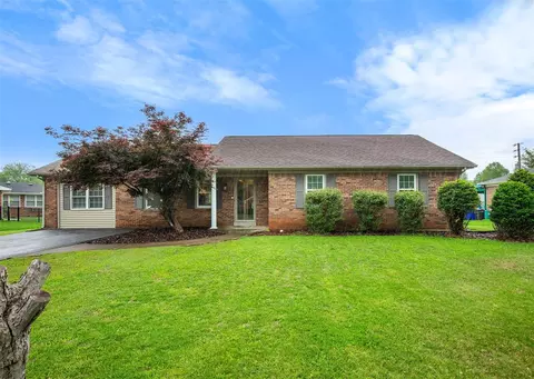 2520 Thoroughbred Dr, Bowling Green, KY 42104