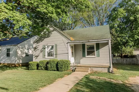 710 W 7th St, Russellville, KY 42276