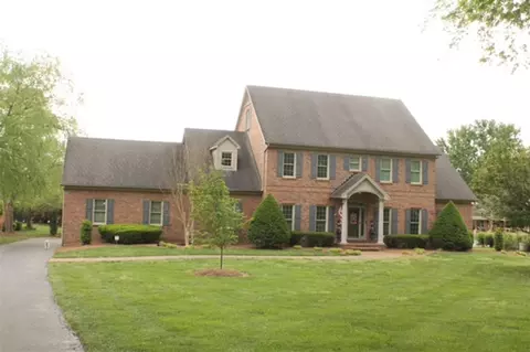 906 Smith Ct, Bowling Green, KY 42103