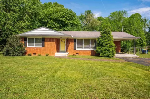 906 Meadow Ln, Russellville, KY 42276