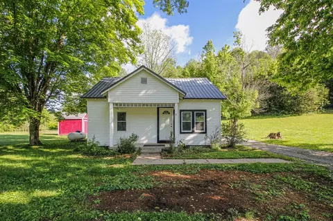 8910 Summer Shade Rd, Summer Shade, KY 42166