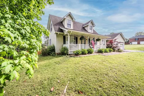 193 Freestone Ct, Bowling Green, KY 42103