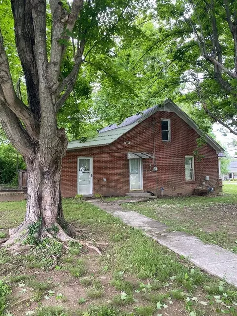 1019 W Cedar St, Franklin, KY 42134
