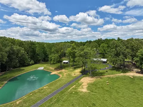 7692 Rockcastle Rd, Cadiz, KY 42211