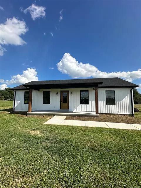 449 C W Jones Rd, Scottsville, KY 42164