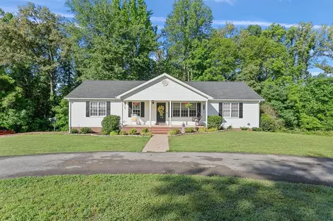 731 Lake Forest Dr, Smiths Grove, KY 42171